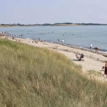 Three-bedroom Holiday In 7 Holiday home *