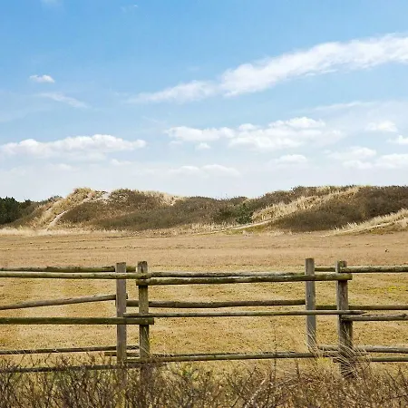 Three-bedroom Holiday In 7 Holiday home *