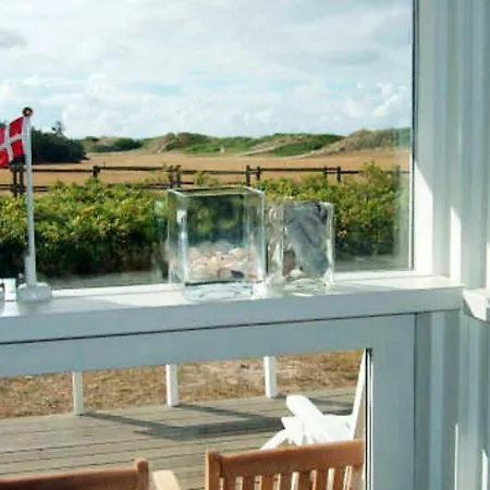 Three-bedroom Holiday In 7 *
