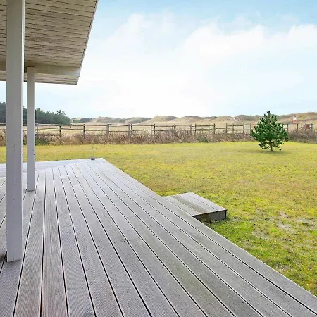 Three-bedroom Holiday In 7 Holiday home *