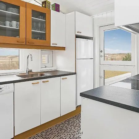 Three-bedroom Holiday In 7 Humble