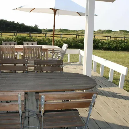 Three-bedroom Holiday In 7 Holiday home *