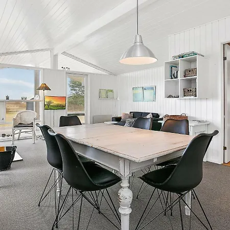 Holiday home Three-bedroom Holiday In 7